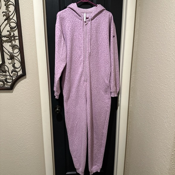 Fabletics Lavender Animal Print Hooded Onesie. Medium 💜 - Picture 1 of 6